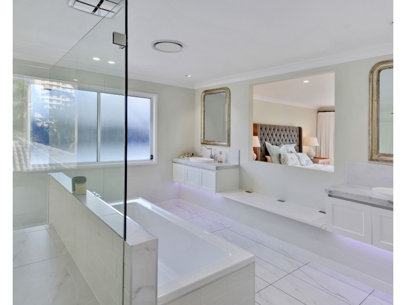 1 Admiralty Drive, Alexandra Headland QLD 4572