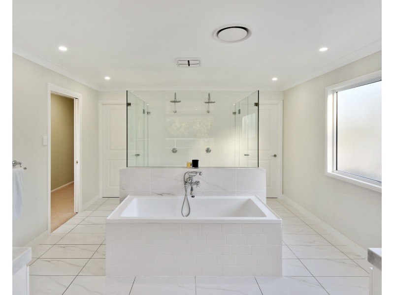 1 Admiralty Drive, Alexandra Headland QLD 4572