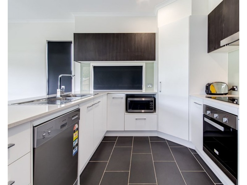 24 Agnes Place, Bli Bli QLD 4560