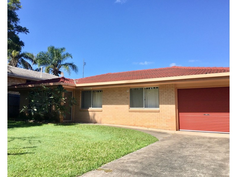 5 Poinciana Avenue, Mooloolaba QLD 4557