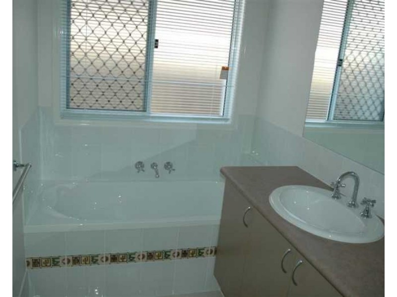 5 Forest Grove Crescent, Sippy Downs QLD 4556