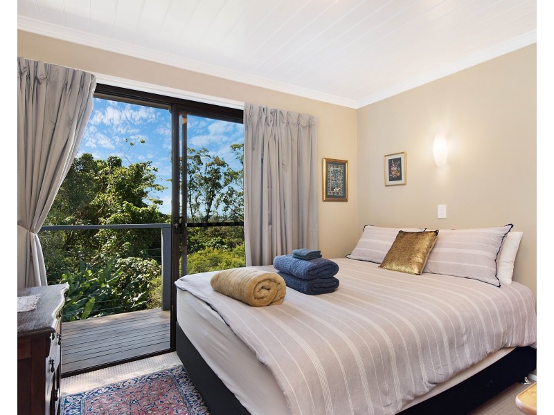 1 Falcon Court, Mapleton QLD 4560