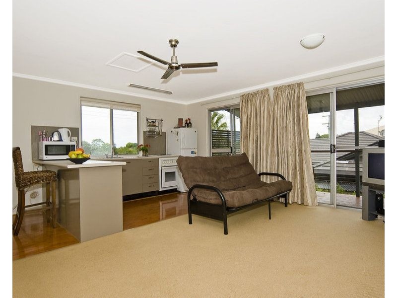1 and 2/6 Ferguson Avenue, Buderim QLD 4556
