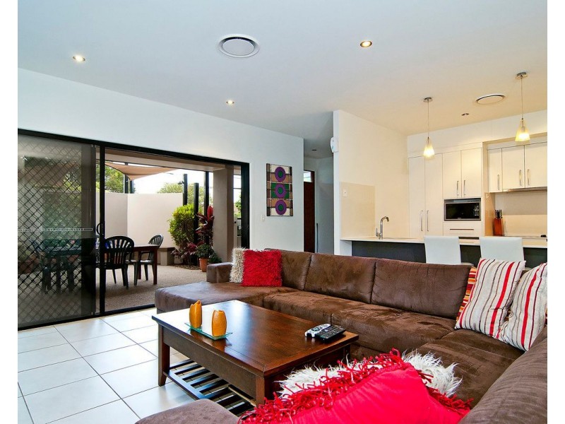 1 and 2/6 Ferguson Avenue, Buderim QLD 4556
