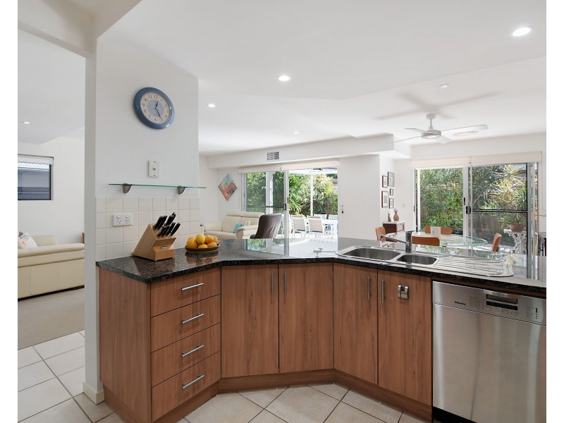 3/2-4 Tranquil Place, Alexandra Headland QLD 4572