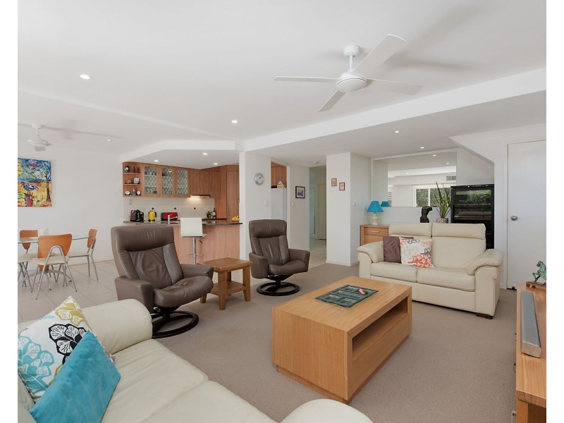 3/2-4 Tranquil Place, Alexandra Headland QLD 4572