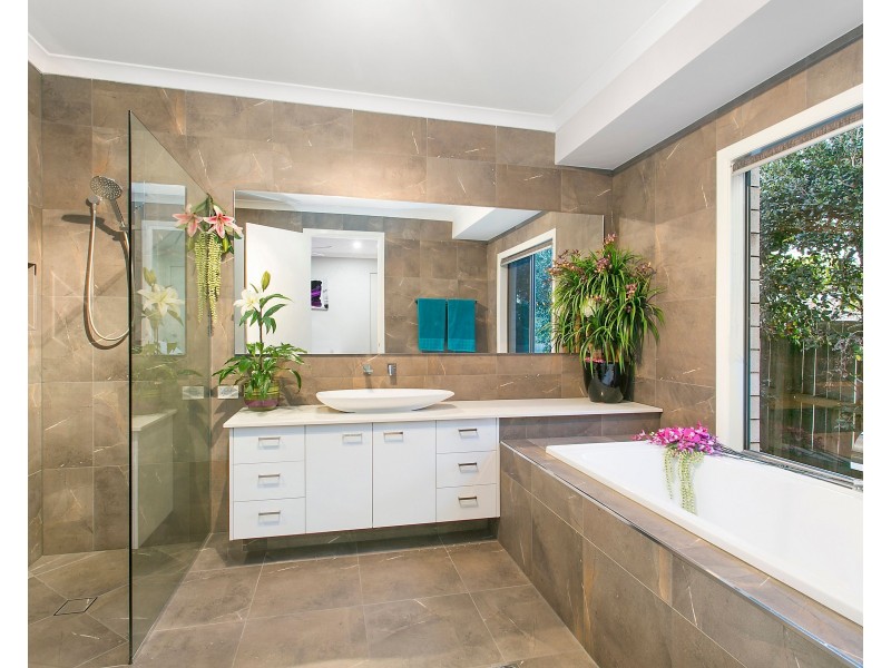 56 Eckersley Avenue, Buderim QLD 4556