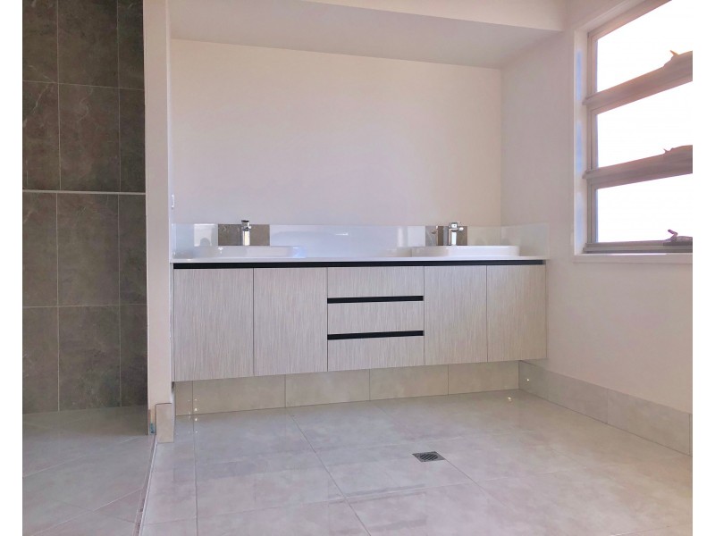 39 Tinnanbar Terrace, Maroochydore QLD 4558