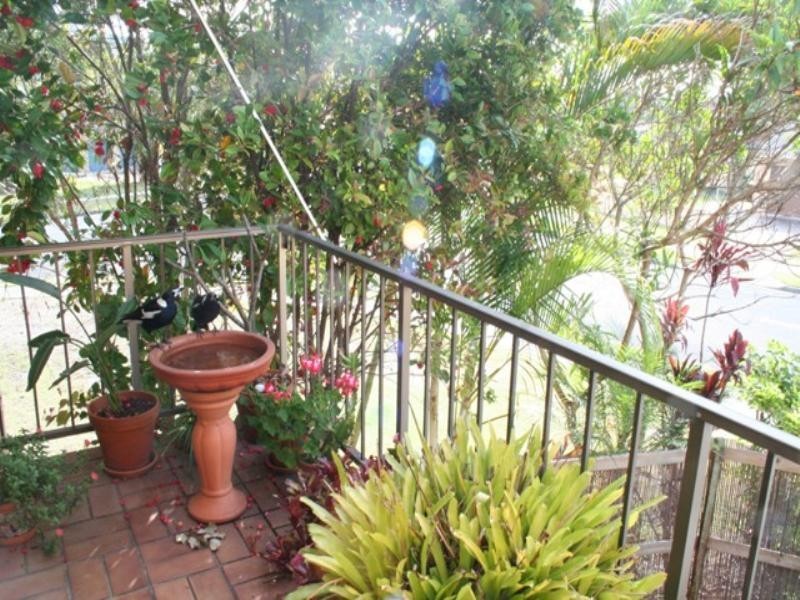 2/36 Goonawarra Drive, Mooloolaba QLD 4557