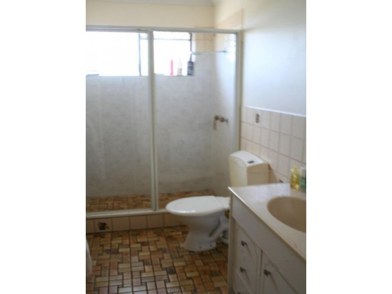 2/36 Goonawarra Drive, Mooloolaba QLD 4557