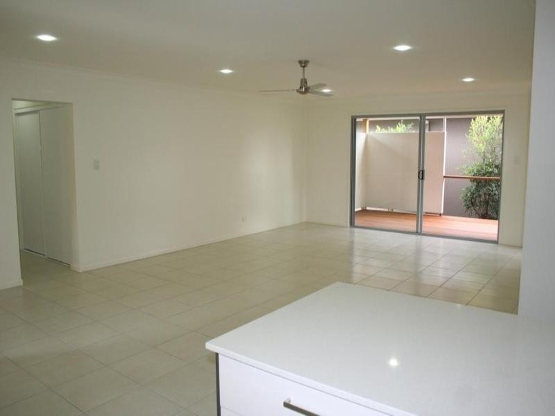 1/11 Allamanda Avenue, Buderim QLD 4556