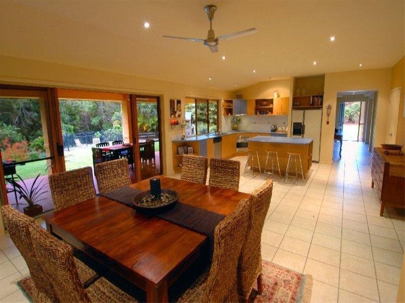 16 Pirianda Grove, Mons QLD 4556
