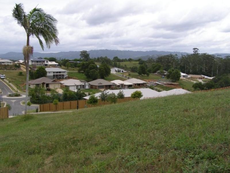 10 Lewis Place, Woombye QLD 4559