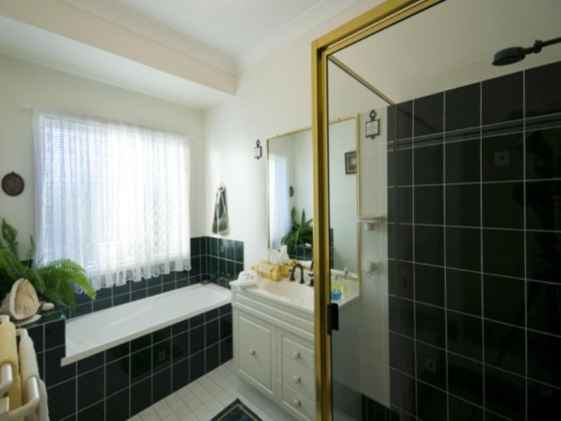 1 Sunburst Court, Mountain Creek QLD 4557