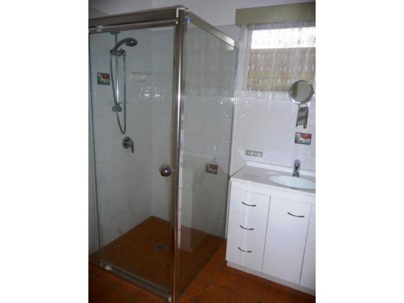 17 Broadwater Avenue, Maroochydore QLD 4558