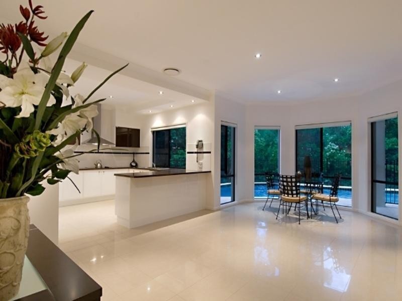 6 Sarah Court, Tanawha QLD 4556