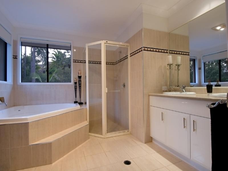 6 Sarah Court, Tanawha QLD 4556