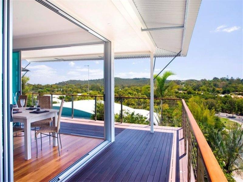 71 Southern Cross Parade, Sunrise Beach QLD 4567