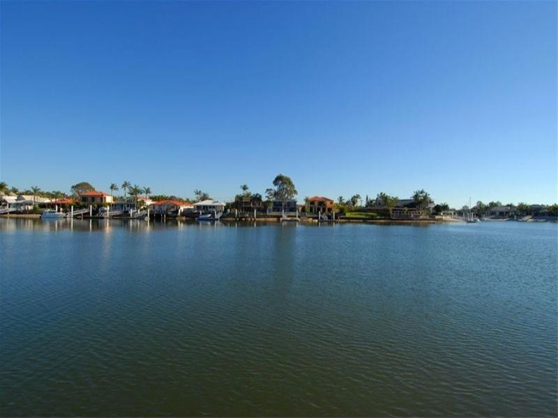 12 Mooloolah Island, Minyama QLD 4575