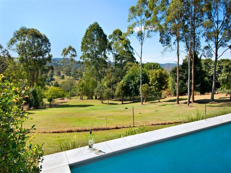 1 Towen View Court, Towen Mountain QLD 4560