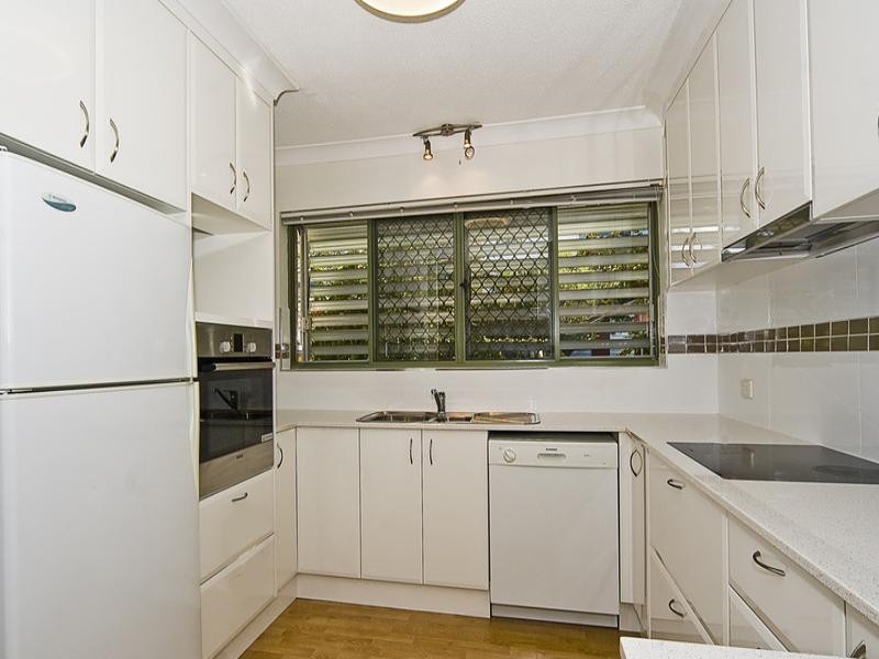 2/25 Buderim Avenue, Mooloolaba QLD 4557