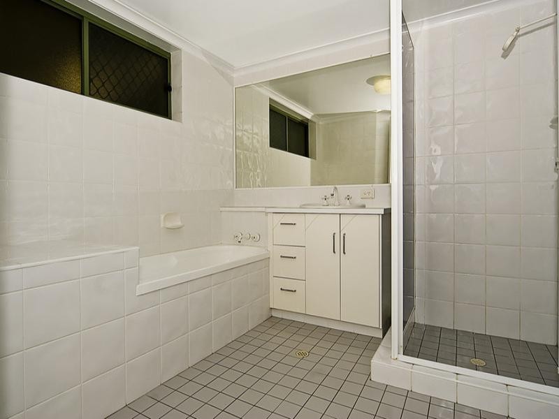 2/25 Buderim Avenue, Mooloolaba QLD 4557