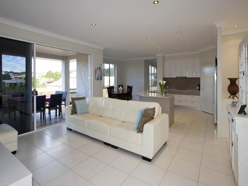 42 Petigrain Avenue, Palmwoods QLD 4555