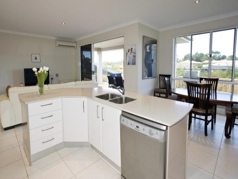 42 Petigrain Avenue, Palmwoods QLD 4555