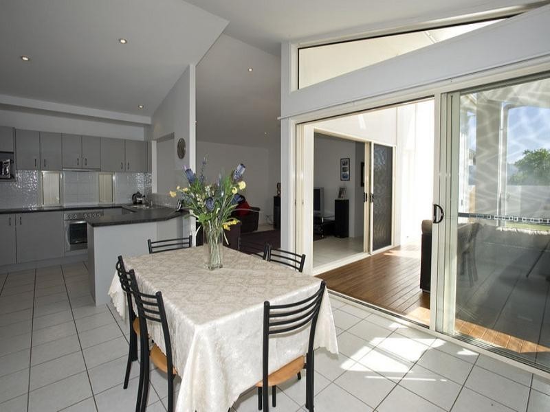 4 Castaway Court, Parrearra QLD 4575