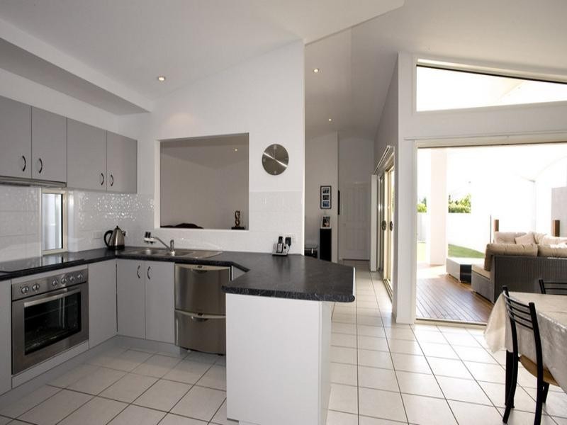 4 Castaway Court, Parrearra QLD 4575