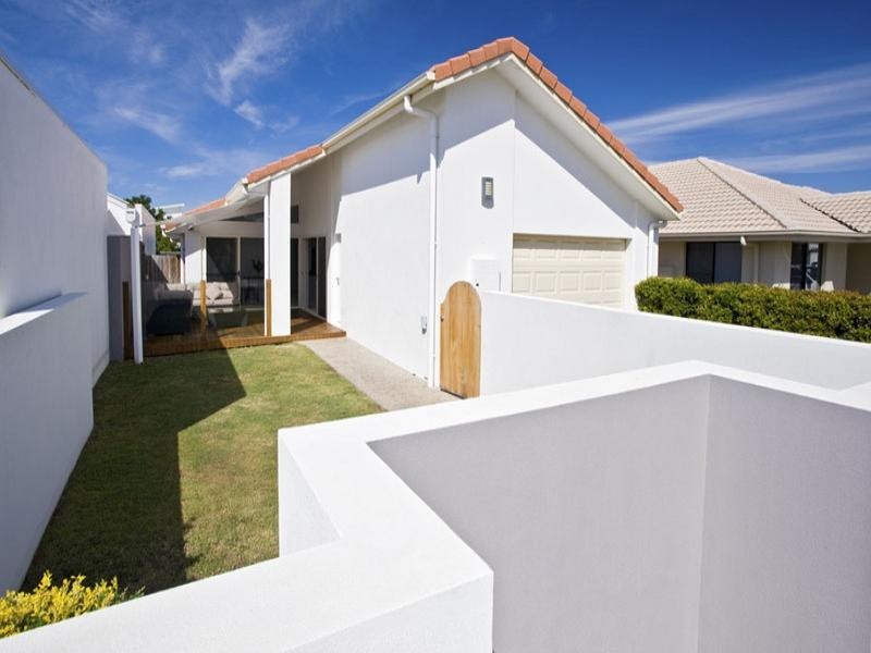 4 Castaway Court, Parrearra QLD 4575