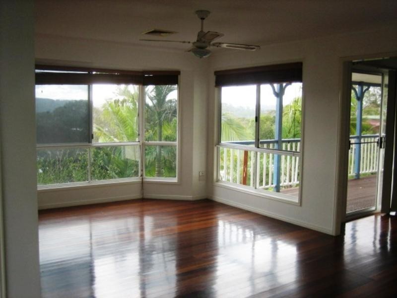 13 Taree Court, Kuluin QLD 4558