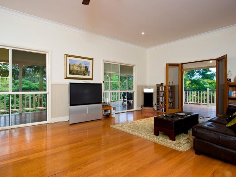 2 Mountain Top Court, Mons QLD 4556