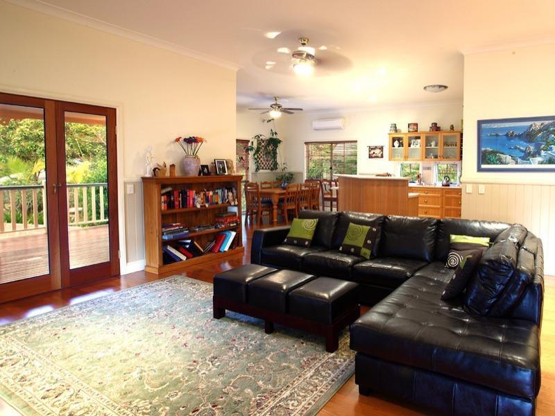 2 Mountain Top Court, Mons QLD 4556