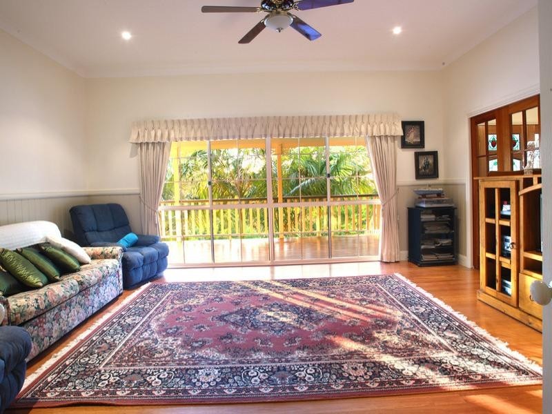2 Mountain Top Court, Mons QLD 4556