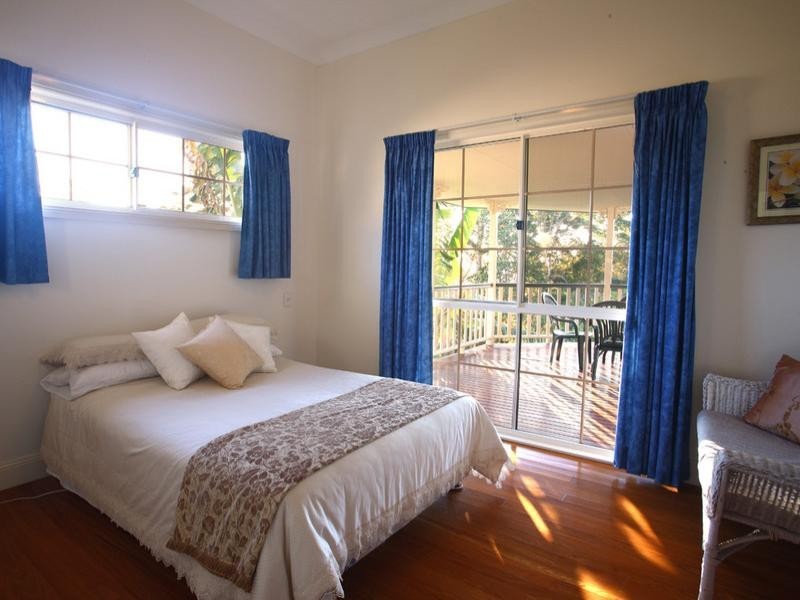 2 Mountain Top Court, Mons QLD 4556