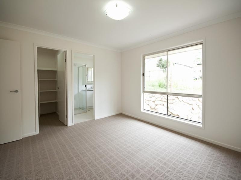 7 Crows Ash Place, Kuluin QLD 4558