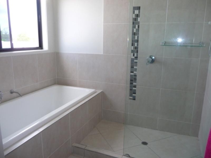 15 Easter Street, Parrearra QLD 4575