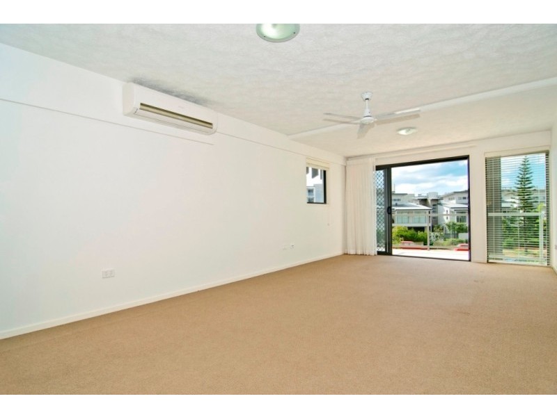 18/10 Grand Parade, Parrearra QLD 4575