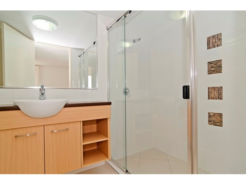 18/10 Grand Parade, Parrearra QLD 4575