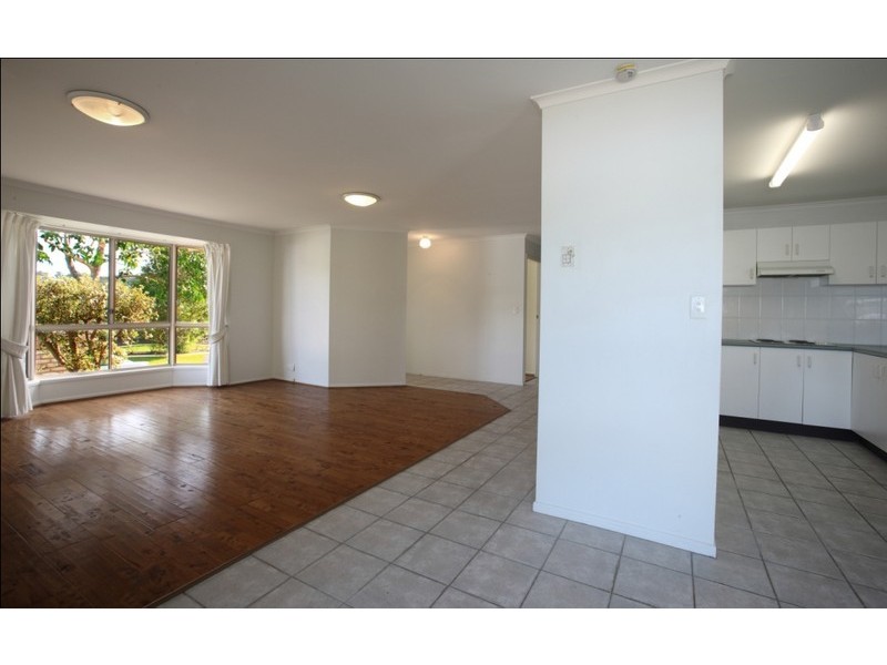 2/1 Raintrees Court, Buderim QLD 4556