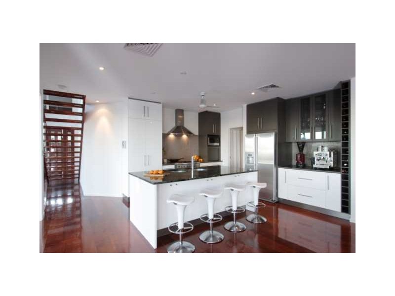 10 Village Place, Buderim QLD 4556