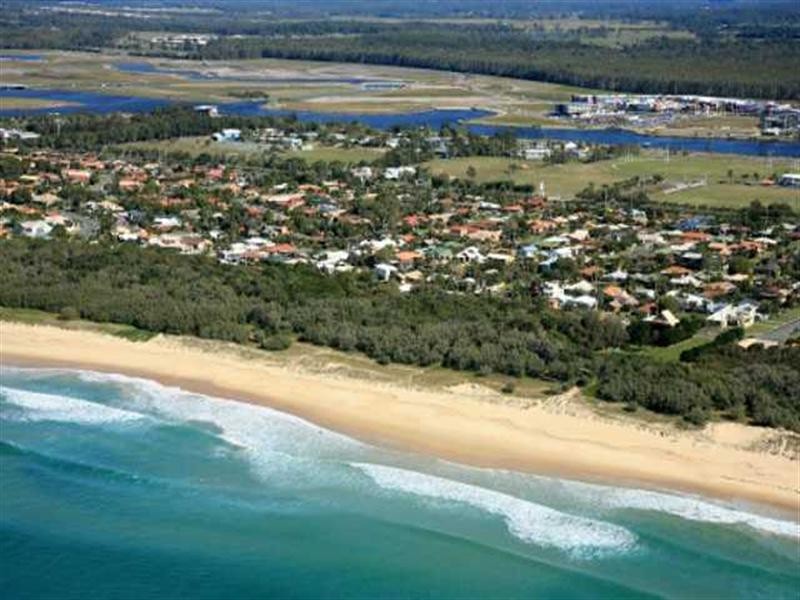 9 MInkara Street, Warana QLD 4575