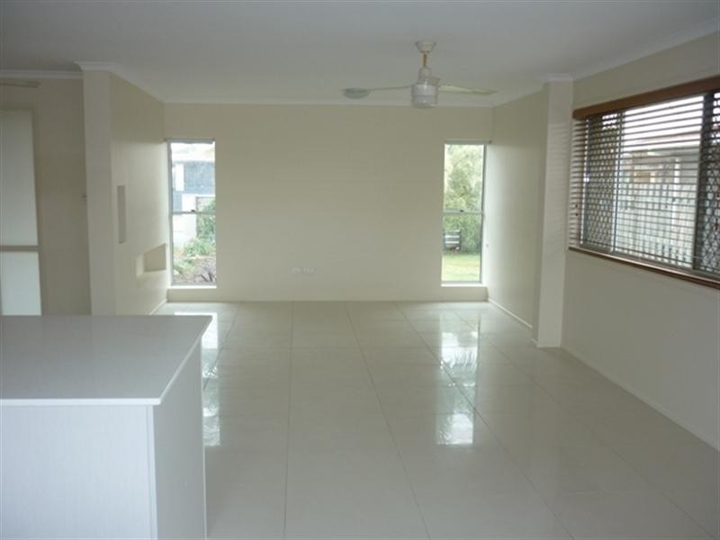 9 MInkara Street, Warana QLD 4575