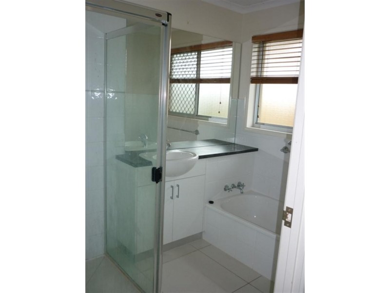 9 MInkara Street, Warana QLD 4575