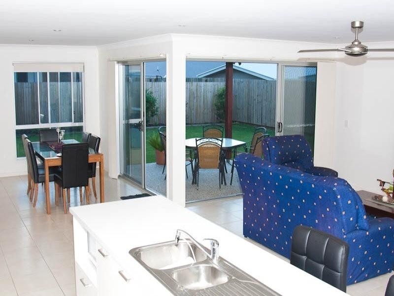 4 Robur Crescent, Mountain Creek QLD 4557