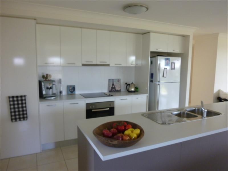 4 Robur Crescent, Mountain Creek QLD 4557