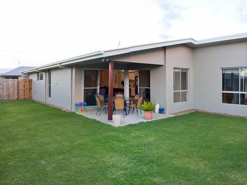 4 Robur Crescent, Mountain Creek QLD 4557