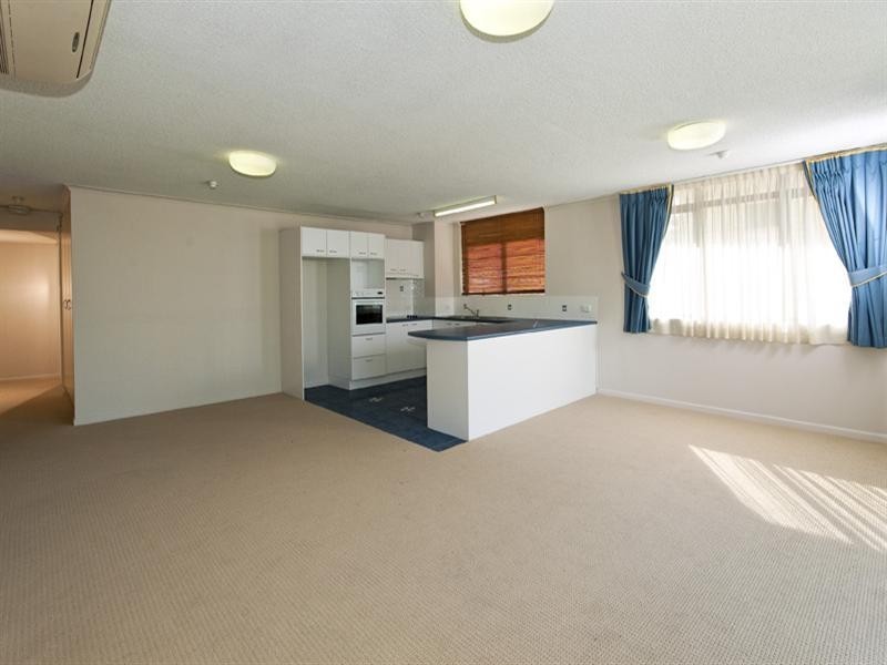 4/125 Mooloolaba Esplanade, Mooloolaba QLD 4557