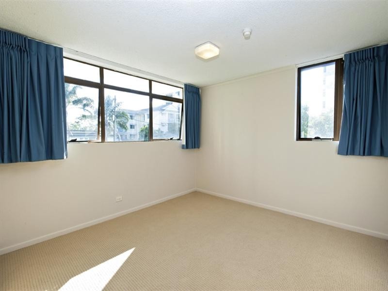 4/125 Mooloolaba Esplanade, Mooloolaba QLD 4557